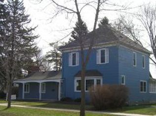 409 W 7th St, Morris, MN 56267