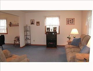 1st image of 9 Oak Hill Dr