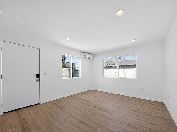 5th image of 5605 Cimarron St