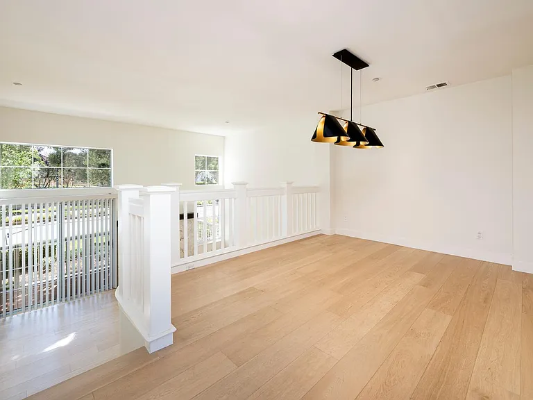 356 Meridian Dr — Photo 6