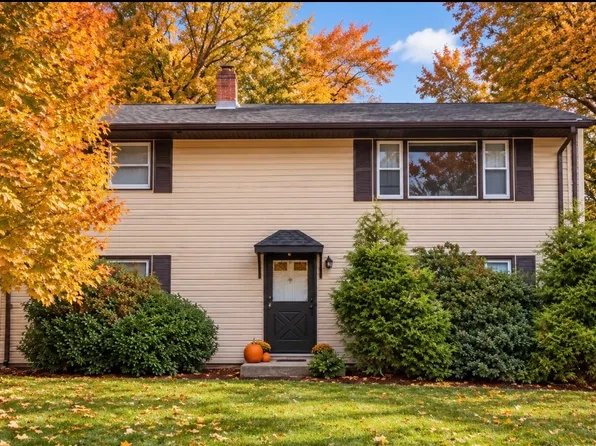 107 Crescent Dr, East Hartford, CT 06118