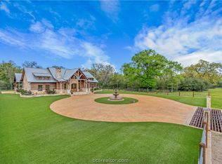 654 Navasota Rdg, Navasota, TX 77868