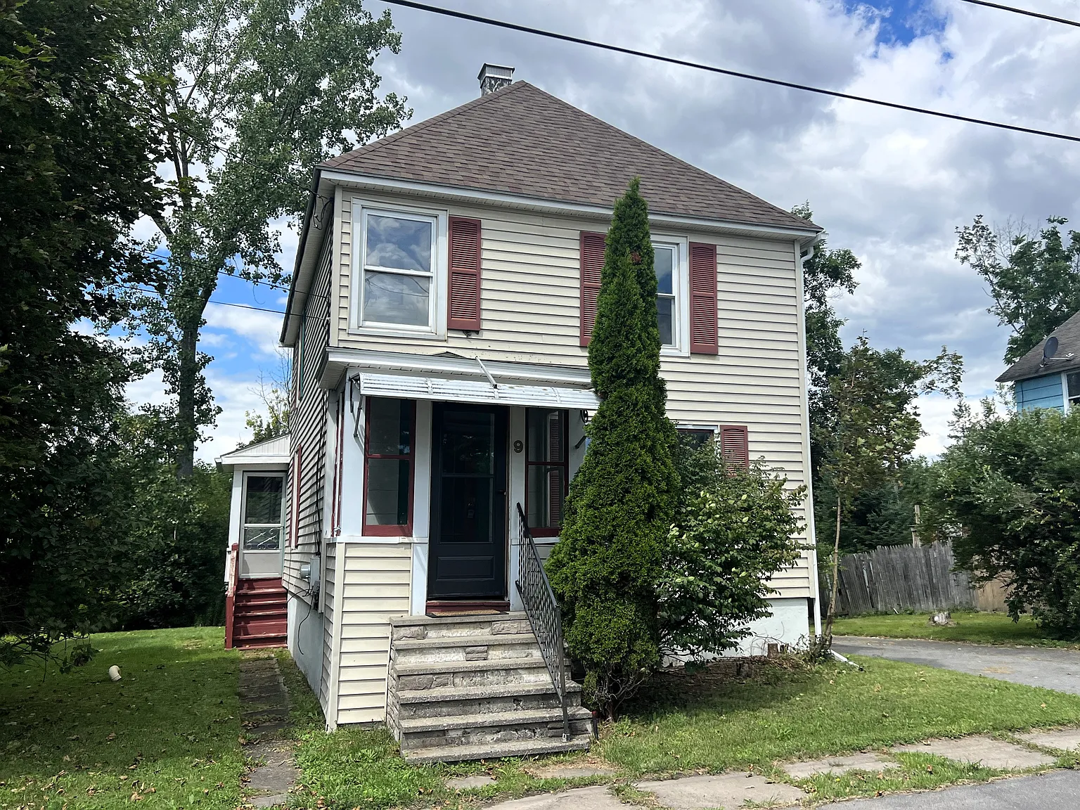 3 bed, 1200 sqft, $1,700 — Photo 2