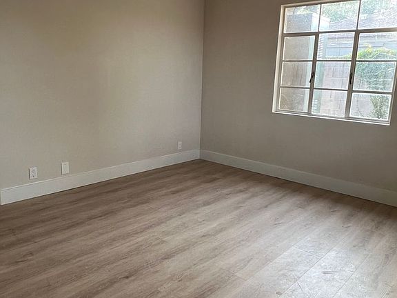 5th image of 2423 E Fairmount Ave