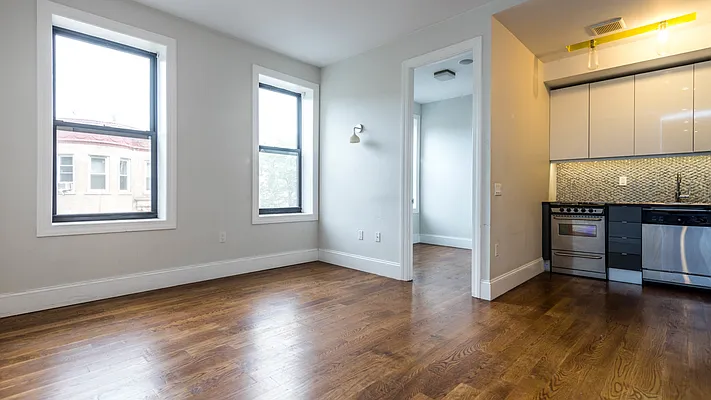 Rented by Nooklyn NYC LLC | media 46
