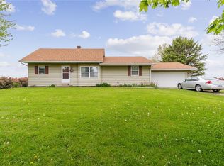 7400 Amana Rd, Fairfax, IA 52228