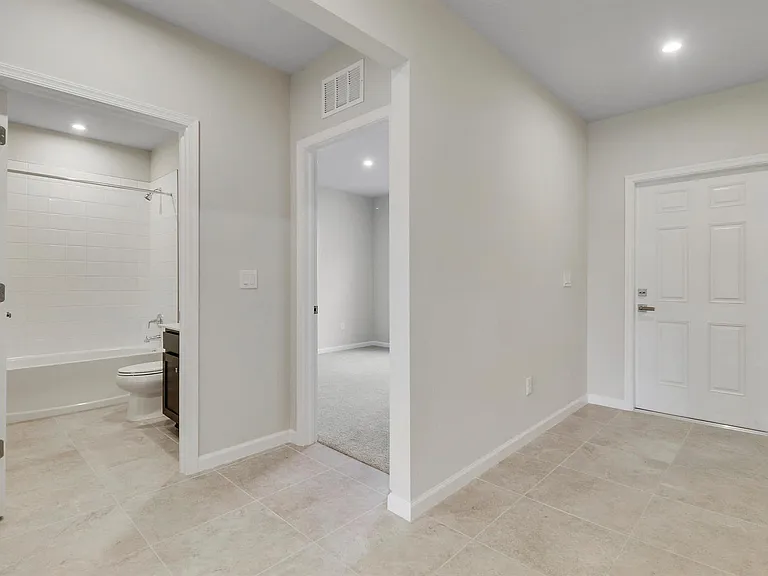 15404 SW American St — Photo 31