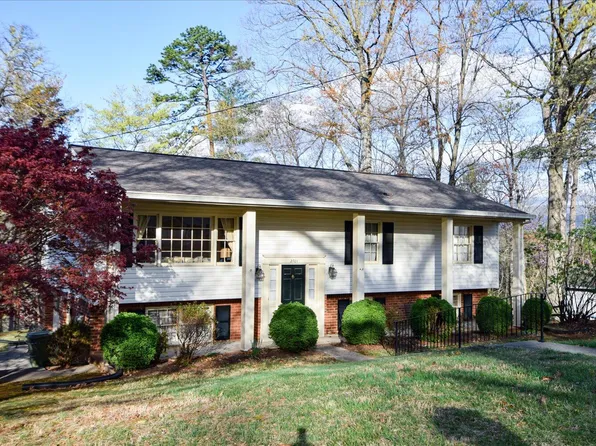 2701 Titleist Dr, Salem, VA 24153