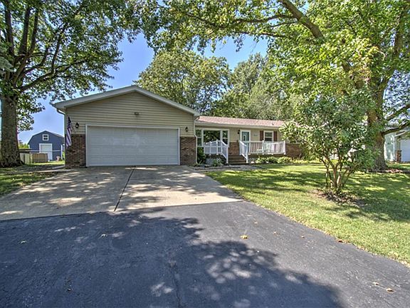 5th image of 11 Redlick Ct