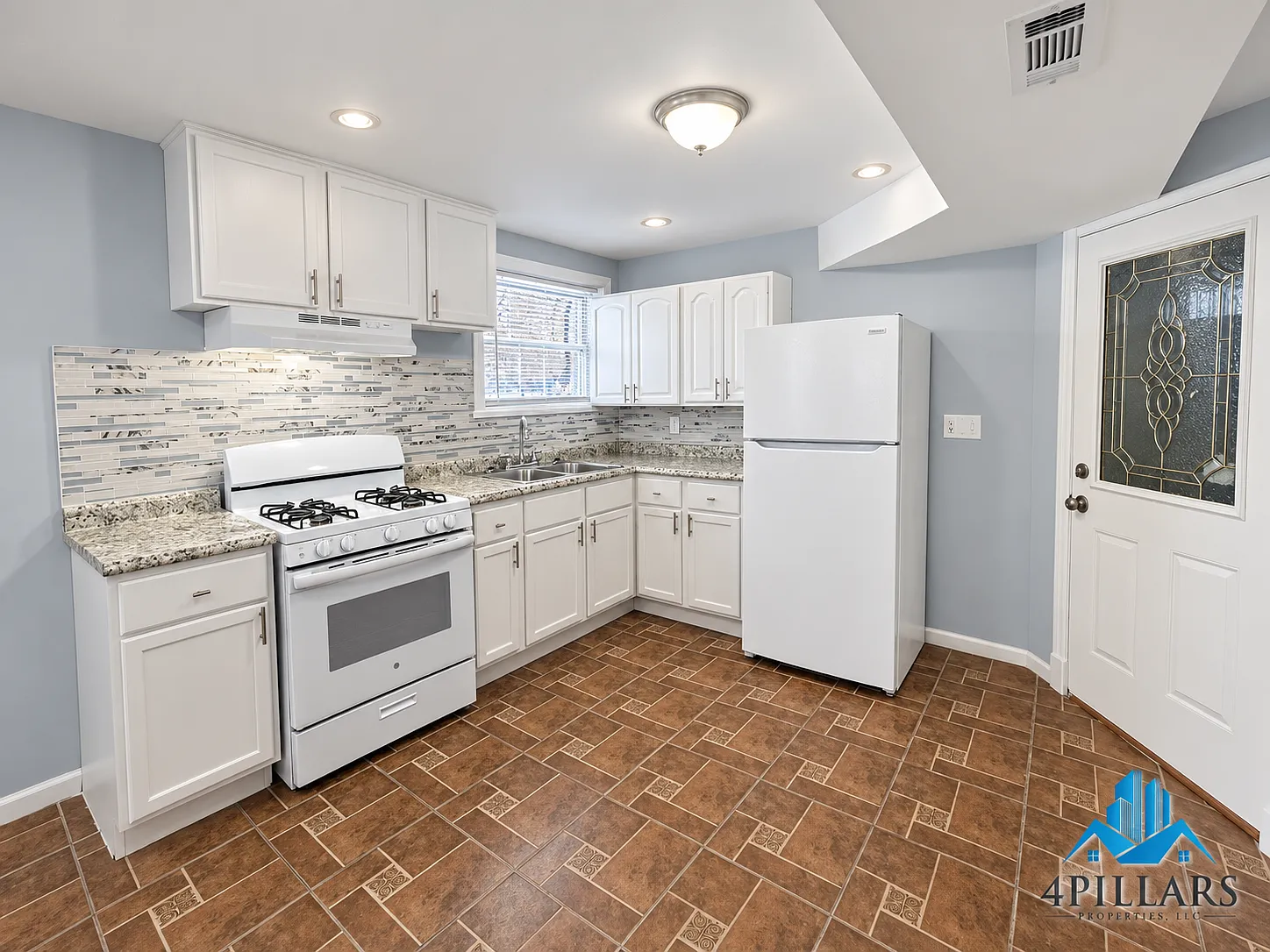 1 bed, 1.0 bath, 715 sqft, $1,000 — Photo 3