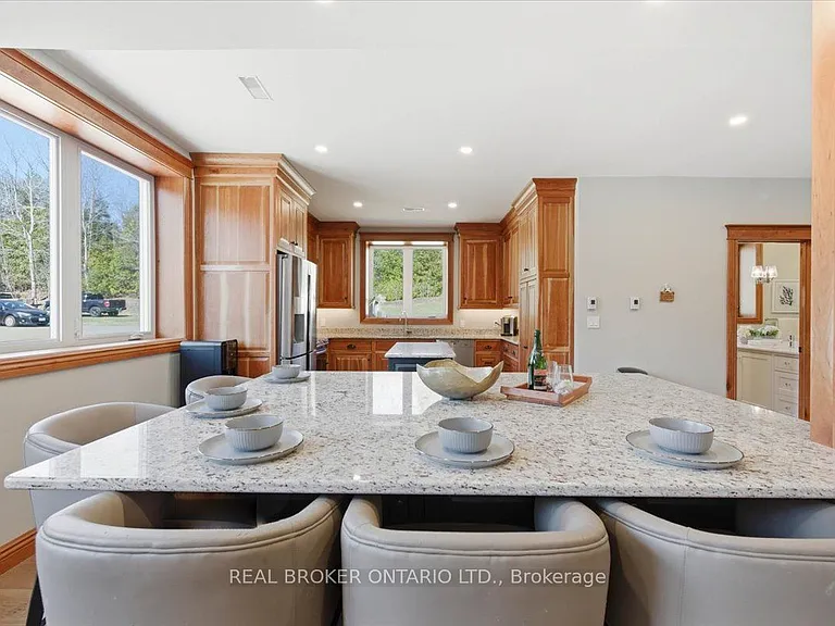 4589 Watson Rd S — Photo 6