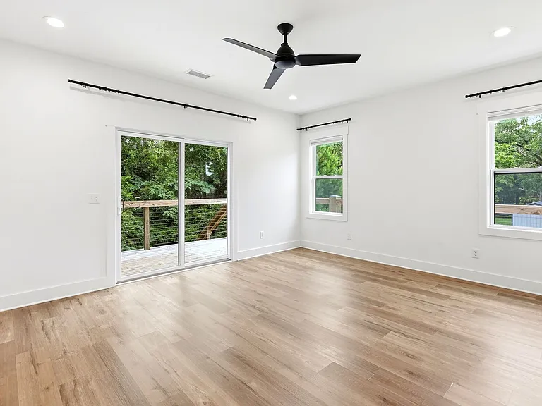 213 Myrtle Ave — Photo 23