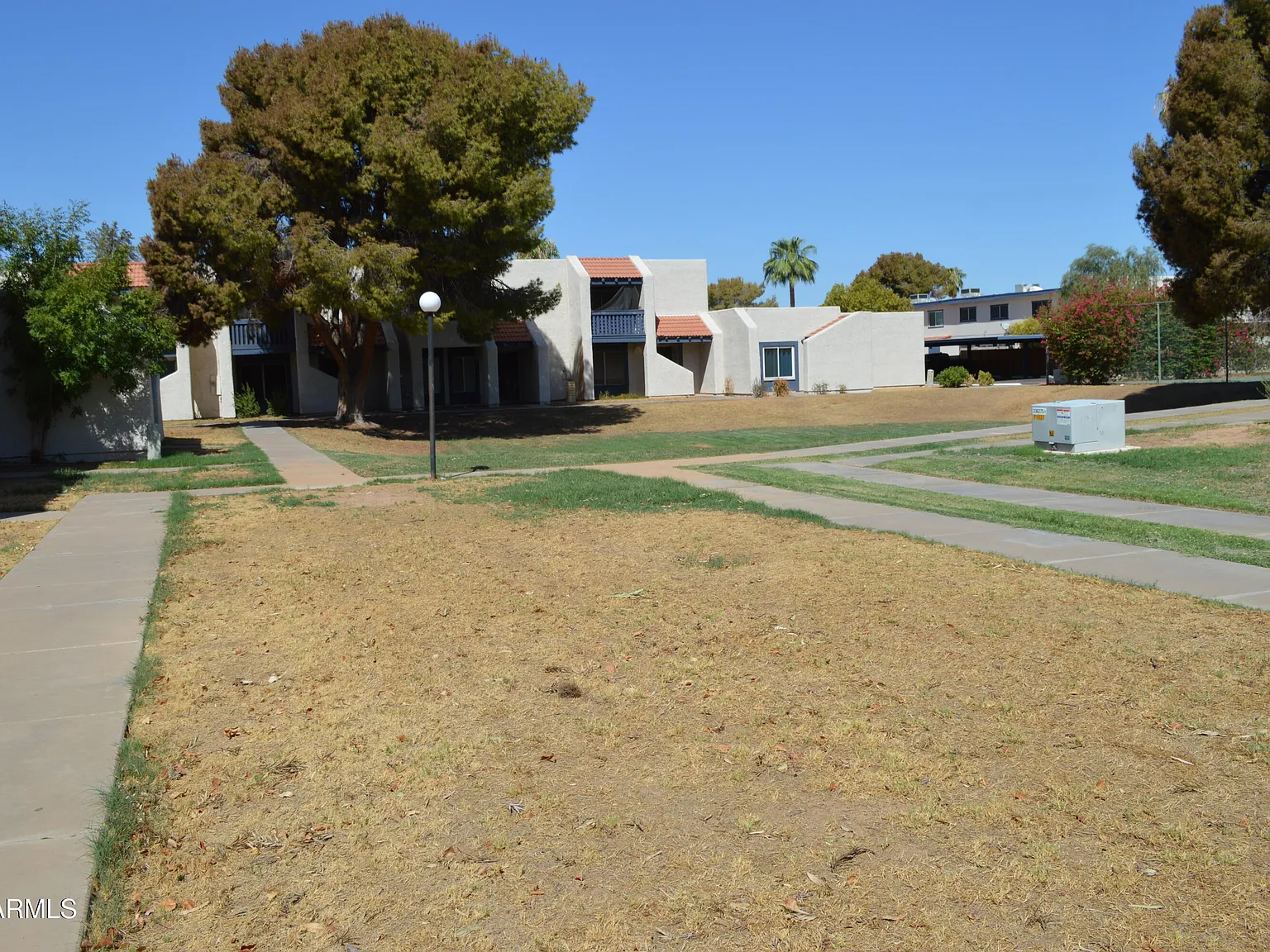 3 bed, 2.5 bath, 1692 sqft, $1,599 — Photo 3
