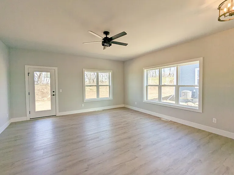 2940 Blue Grass Dr — Photo 11