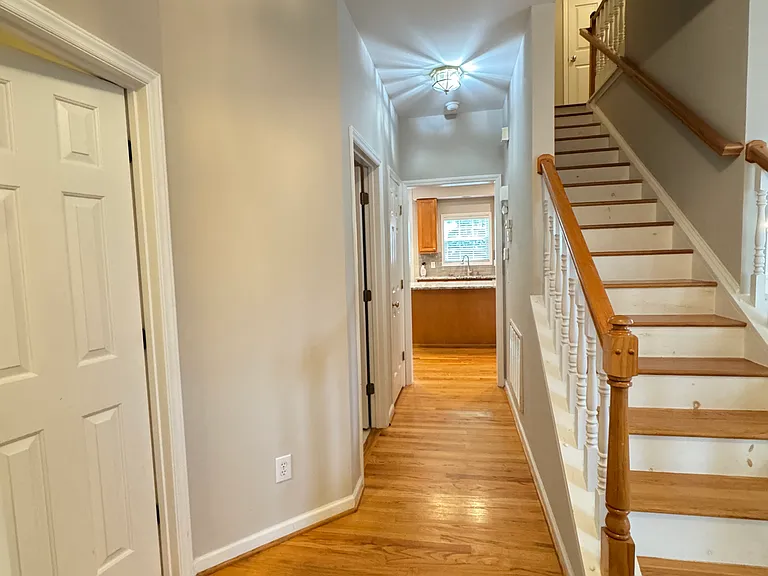 205 Laurens Way — Photo 9