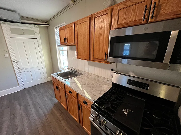 224 E Harrison St #E — Photo 5