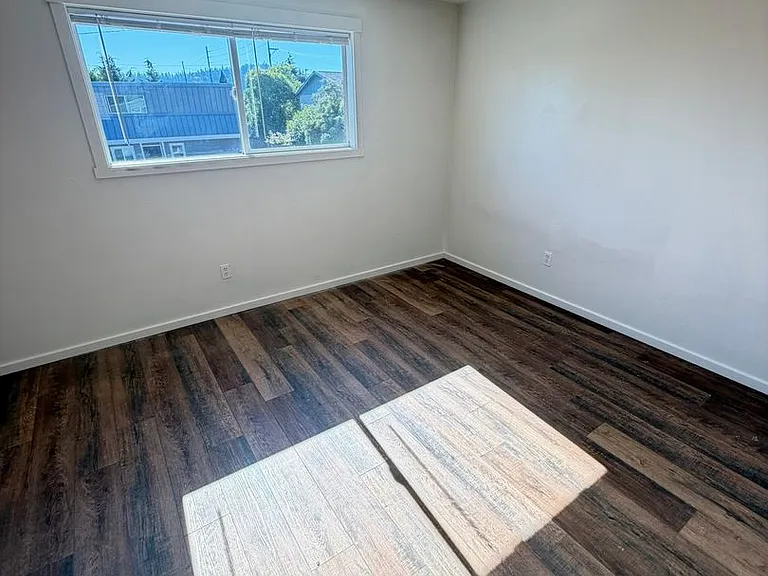 540 W Maple St #25 — Photo 12