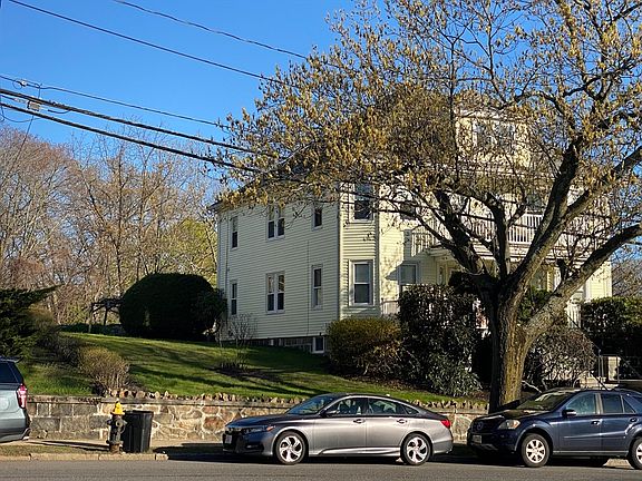 2nd image of 5008 Washington St