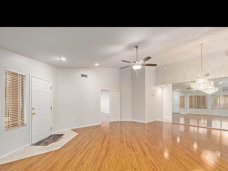 7432 W Aurora Dr — Photo 25
