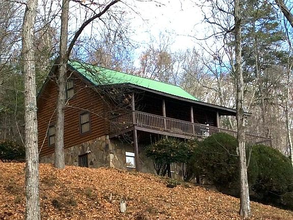 2nd image of 330 Lakeview Dr
