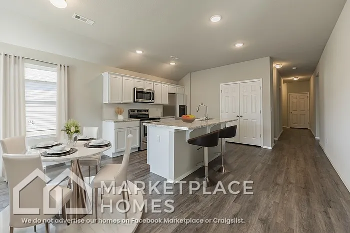 981 E Starling St — Photo 8