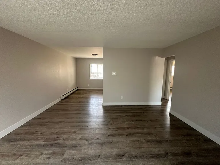 107 W Motor Way — Photo 5