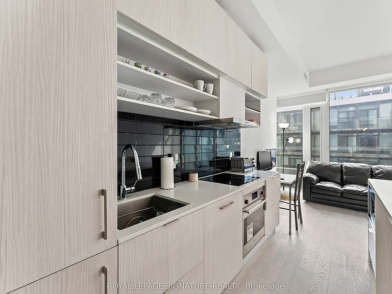 5 Soudan Ave #1629 — Photo 16