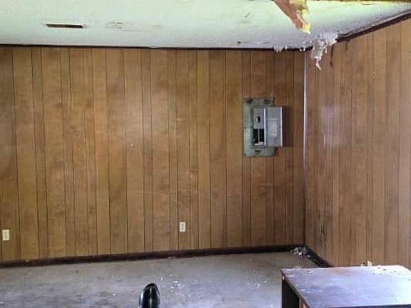 2nd image of 529 Julia St