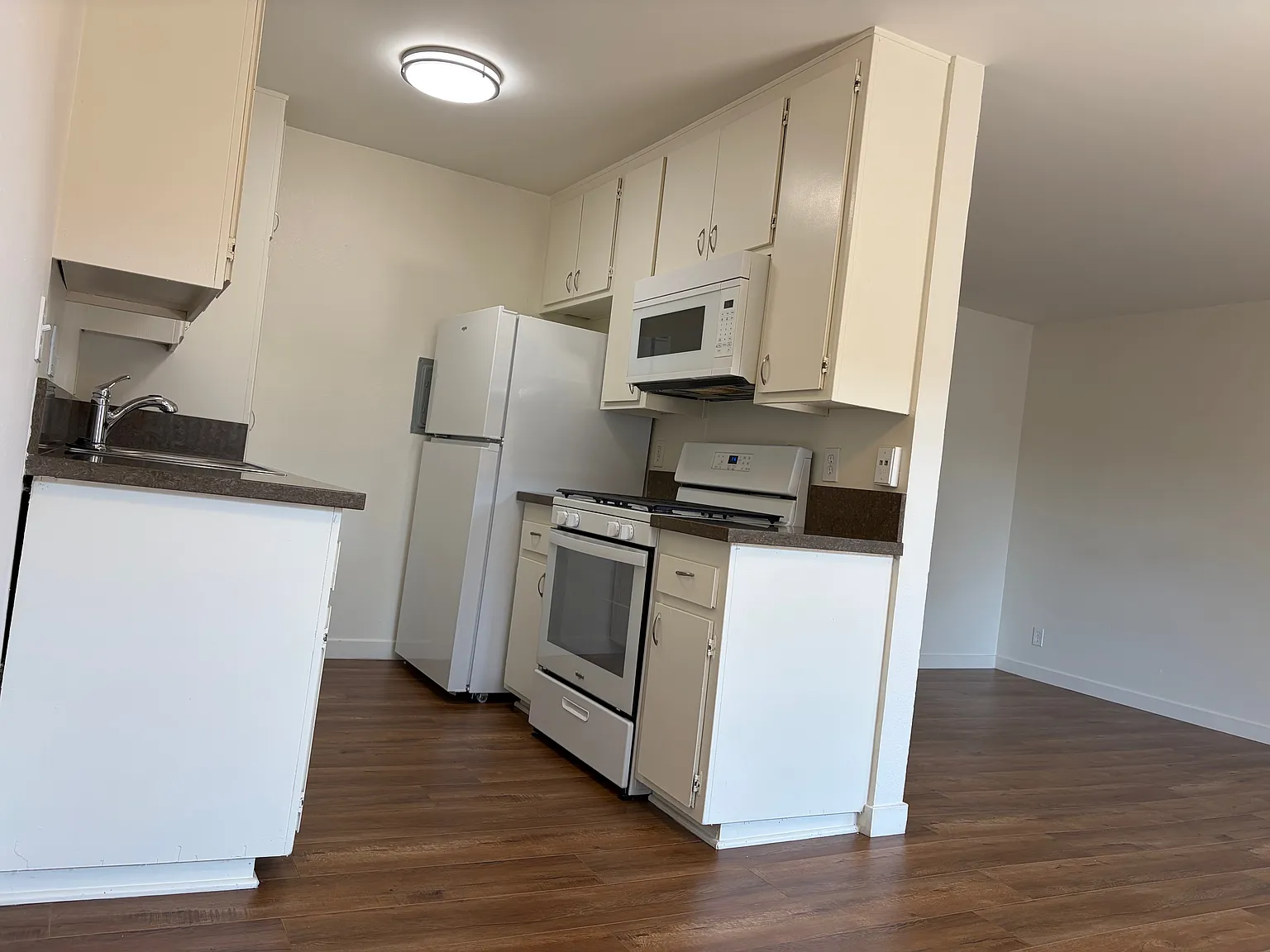 Woodman Villas — Photo 3