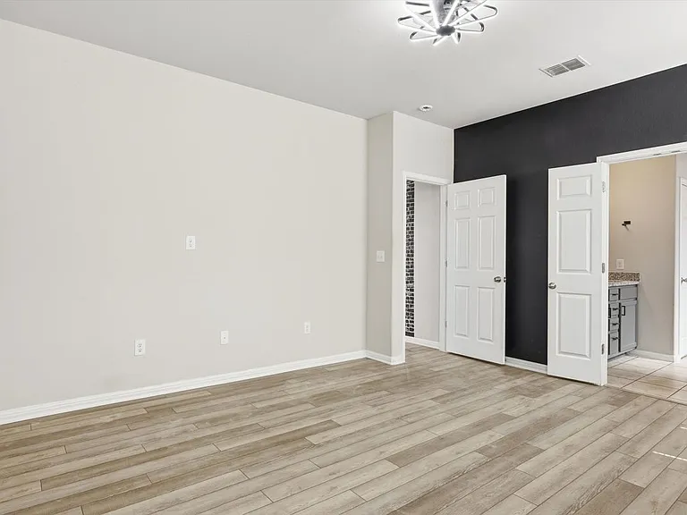 6400 Mary Lewis Dr — Photo 4