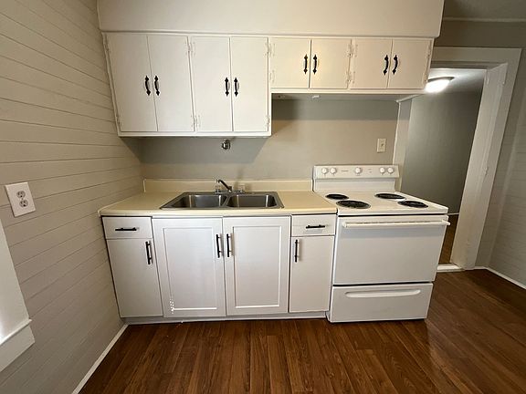 3rd image of 3115 Utah Pl