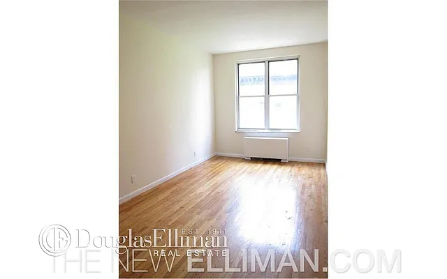 Rented by Douglas Elliman | media 16