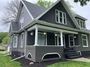 415 N Main St, Wapello, IA 52653