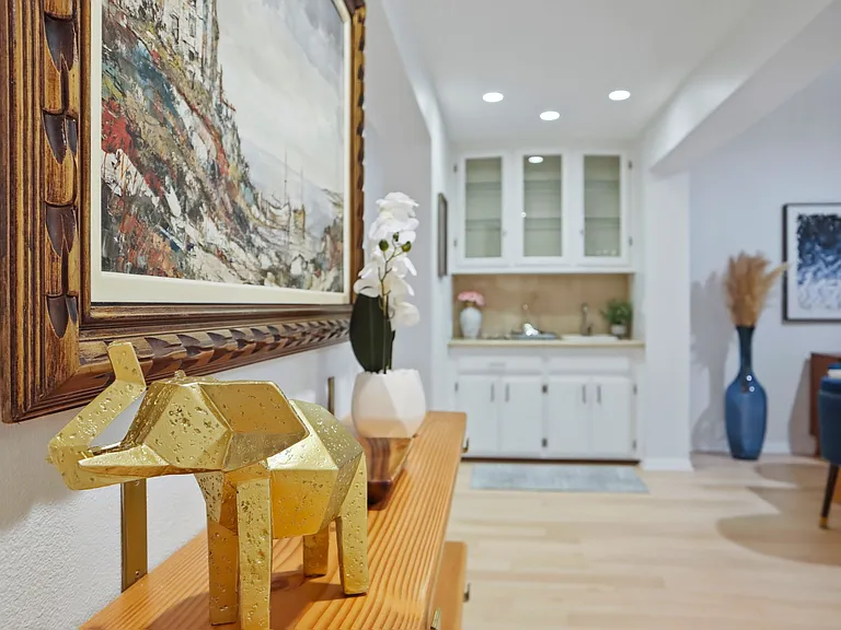 1830 Westholme Ave #206 — Photo 38