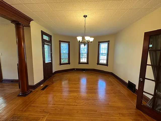 3 bed, 1.5 bath, $1,425 — Photo 3
