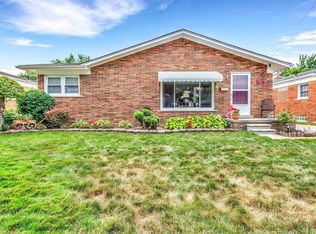 24713 Star Valley Dr, Saint Clair Shores, MI 48080