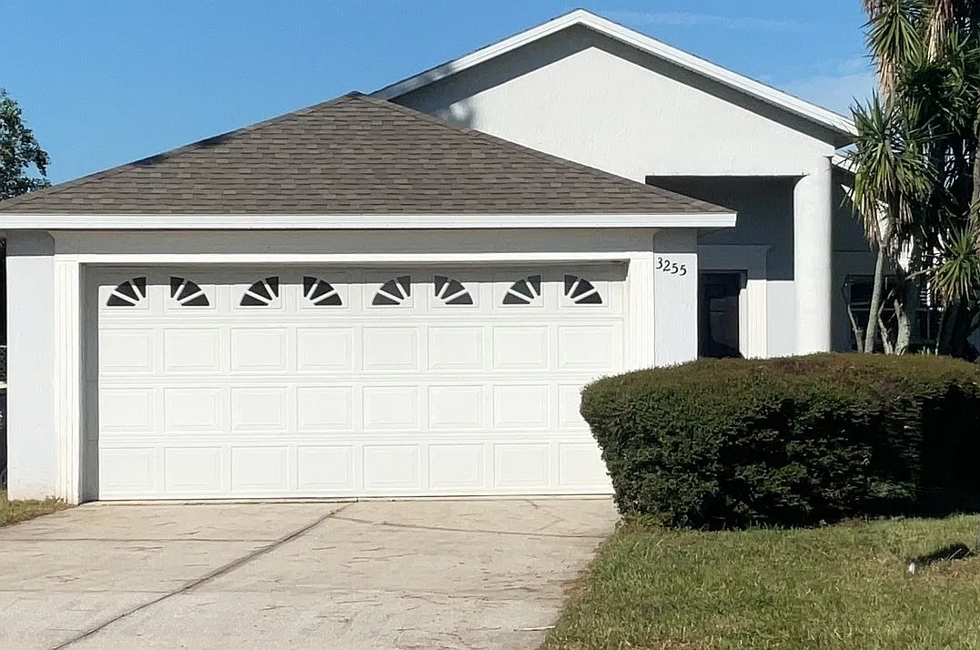 3 bed, 2.0 bath, 1272 sqft, $1,965 — Photo 1