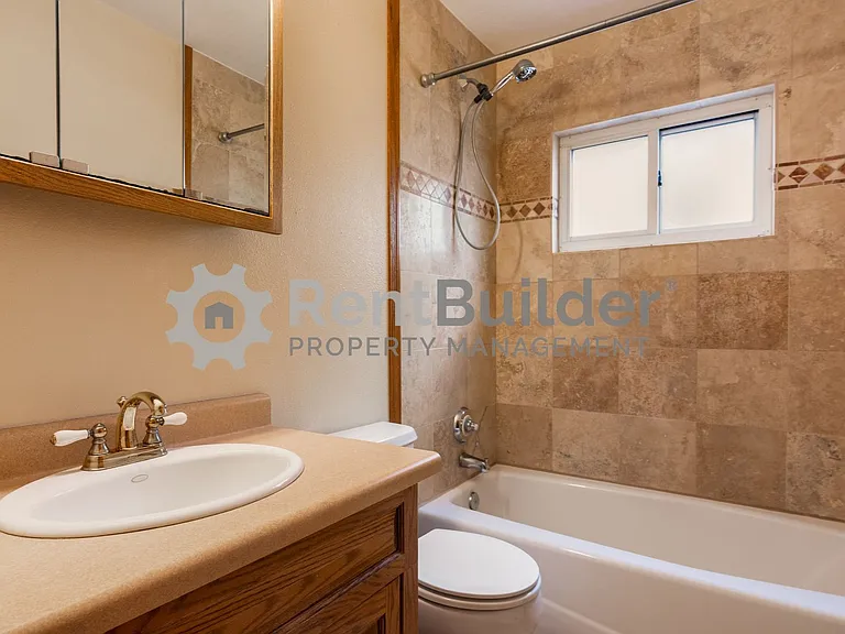 7617 Union St NE — Photo 13