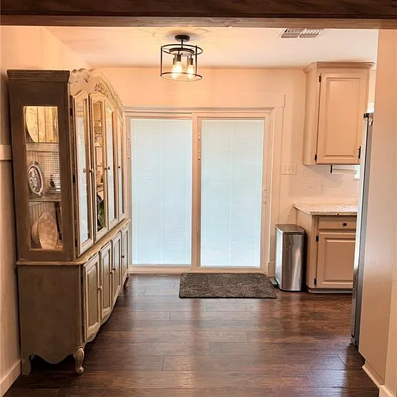 3209 Bonham Dr — Photo 9