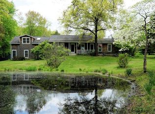 15 Hewlett Rd, Red Hook, NY 12571