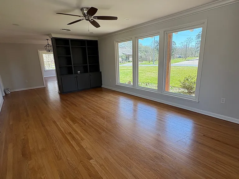 9163 N Parkview Dr — Photo 3