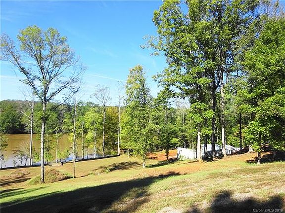3rd image of 228 Bluewater Dr
