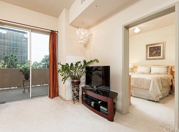 4th image of 488 E Ocean Blvd Unit 609