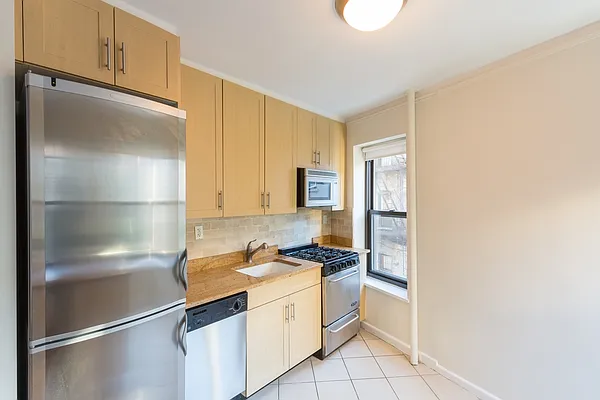 Rented by Stonehenge NYC LLC | media 3