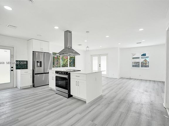 3rd image of 2343 NW 28th St #1