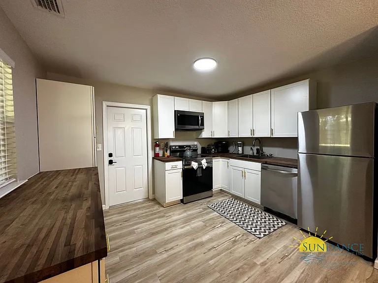 110 Hawkins Rd #B — Photo 4