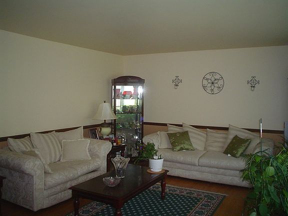 3rd image of 1228 E 169th St