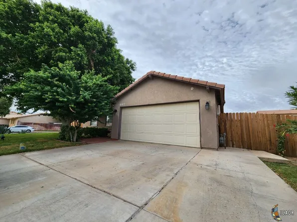 897 David St, Brawley, CA 92227