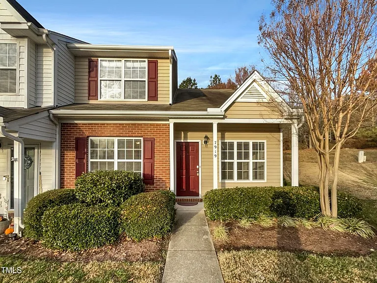 7919 Averette Hill Dr — Photo 1