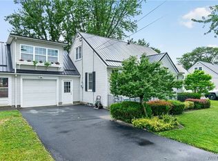 2915 Schoolview Rd, Eden, NY 14057